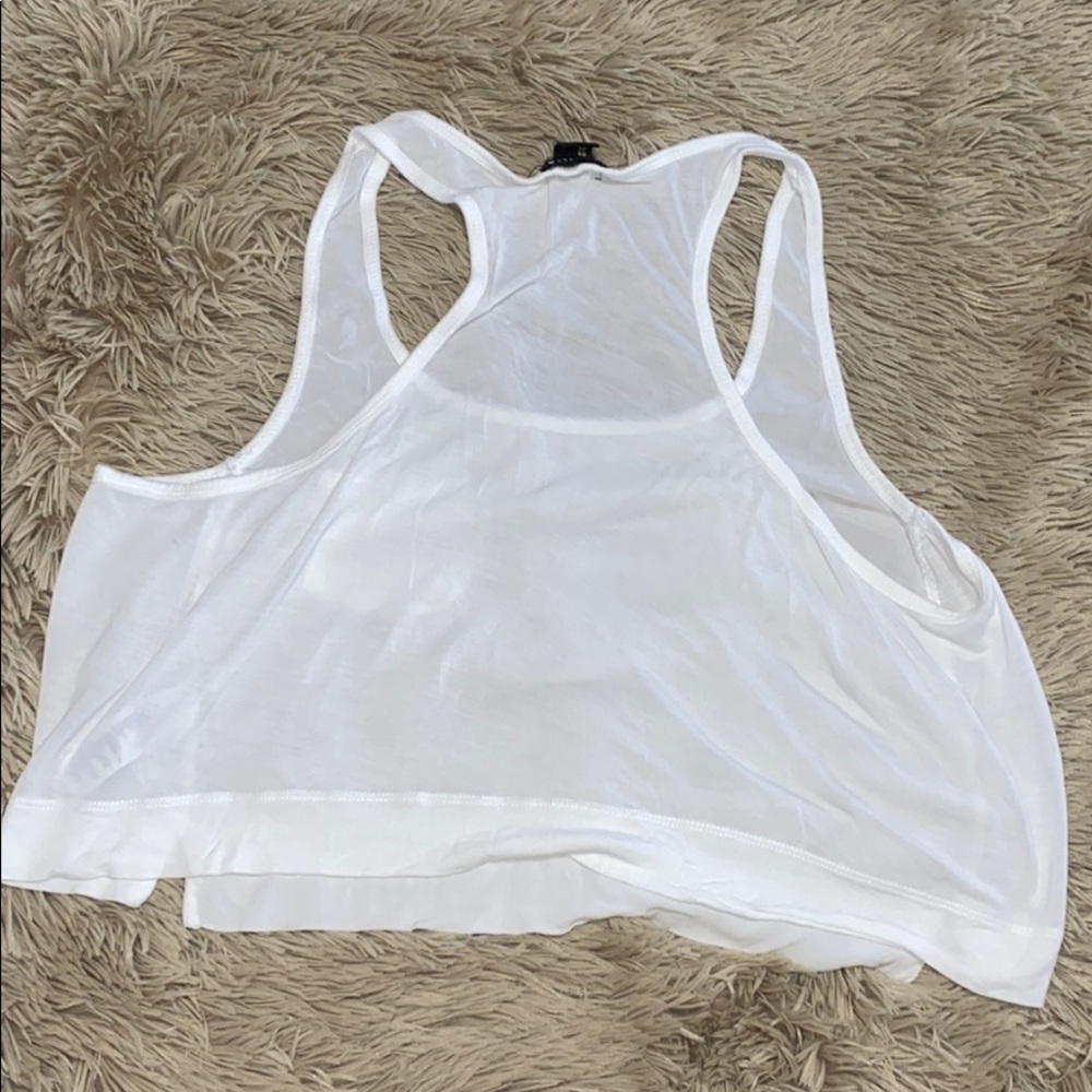 Cropped Tank Top - Picture 2 of 3